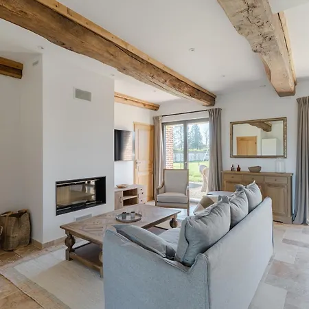 Maison Morny Your Exquisite Retreat Near Deauville Casa de Férias Cricquebœuf